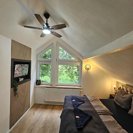 Tautraum Suite Mit Whirlpool Und Gruenem Ausblick Wilhelmshaven Bagian luar foto
