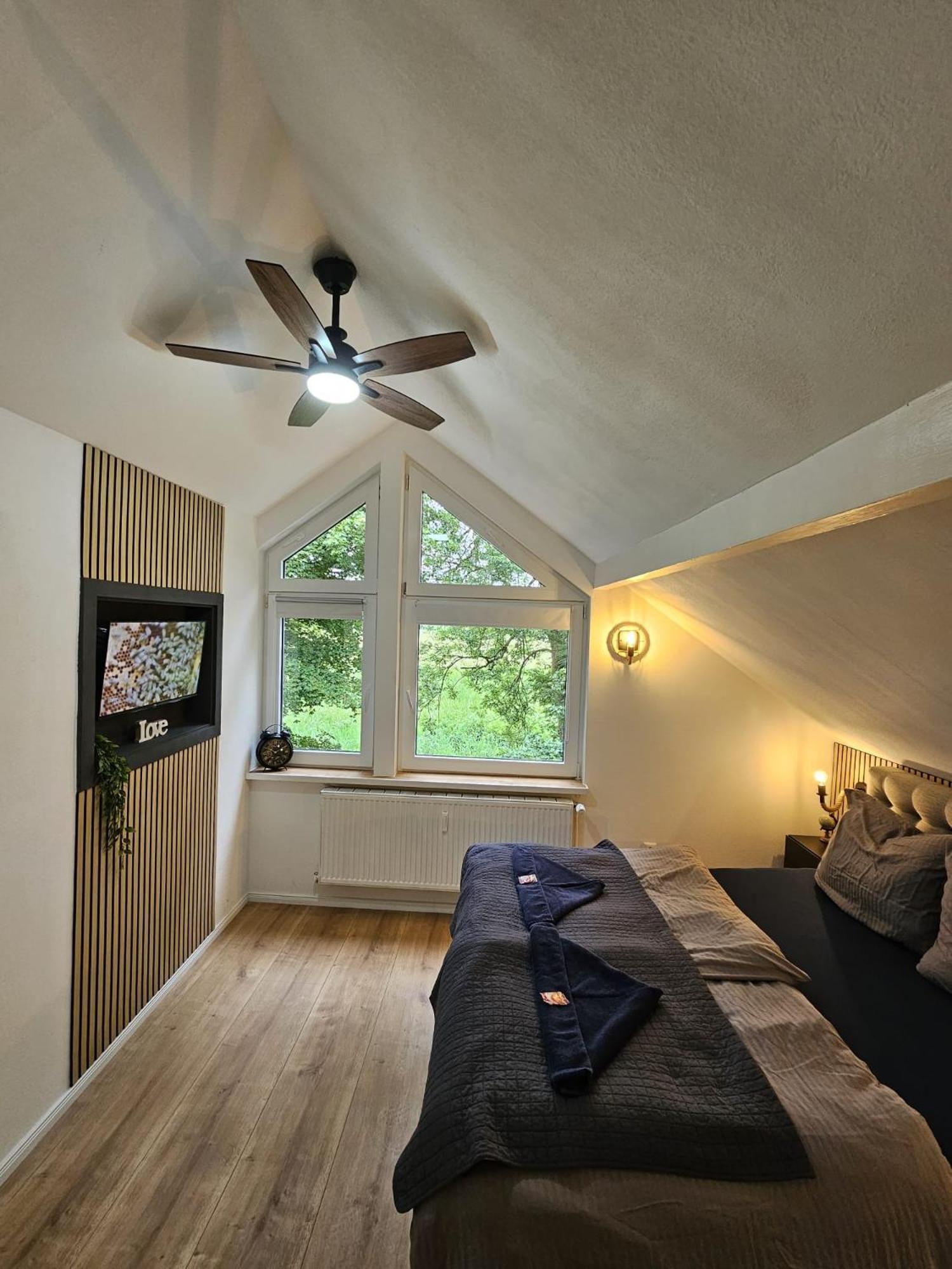 Tautraum Suite Mit Whirlpool Und Gruenem Ausblick Wilhelmshaven Bagian luar foto