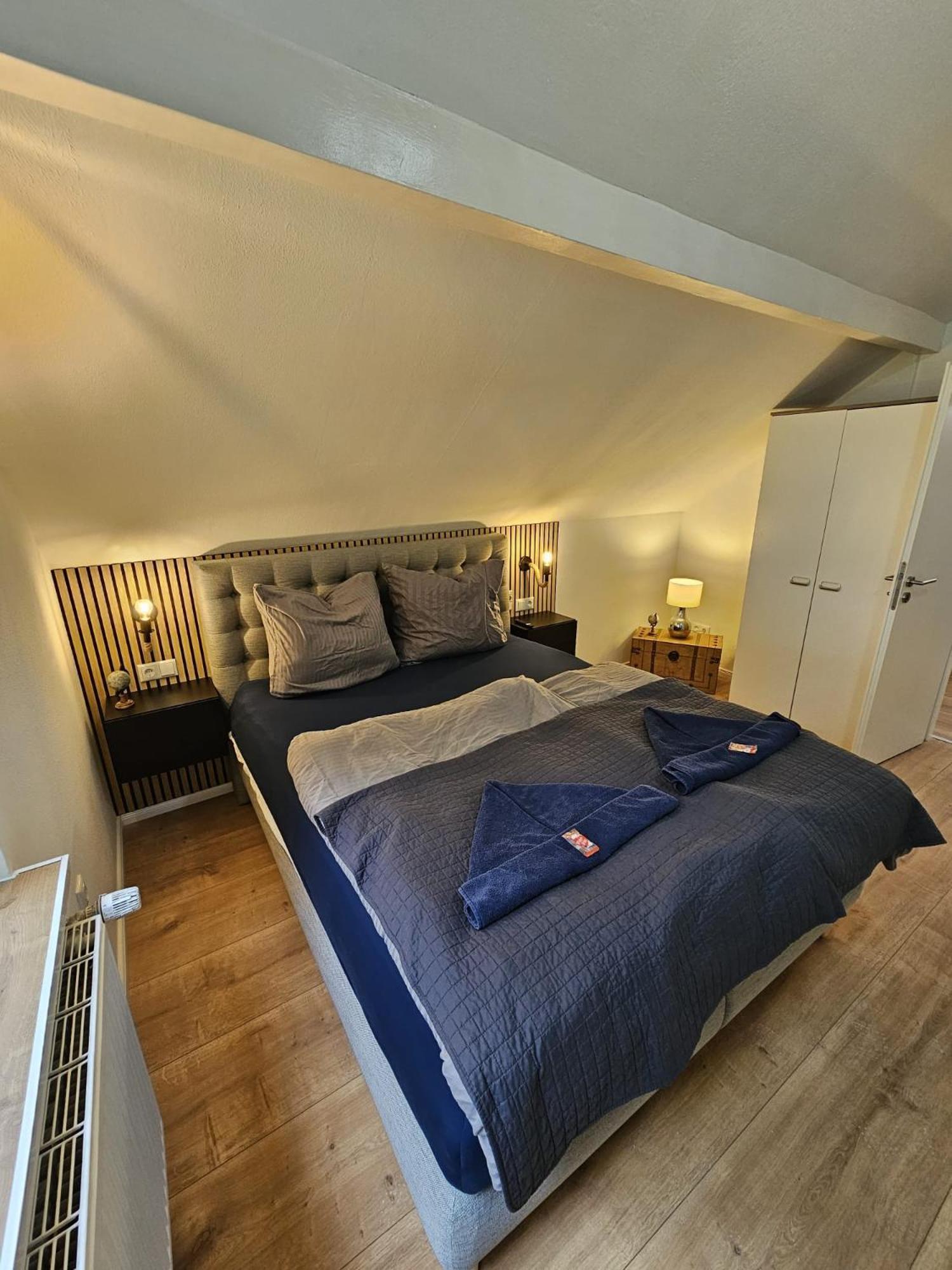 Tautraum Suite Mit Whirlpool Und Gruenem Ausblick Wilhelmshaven Bagian luar foto