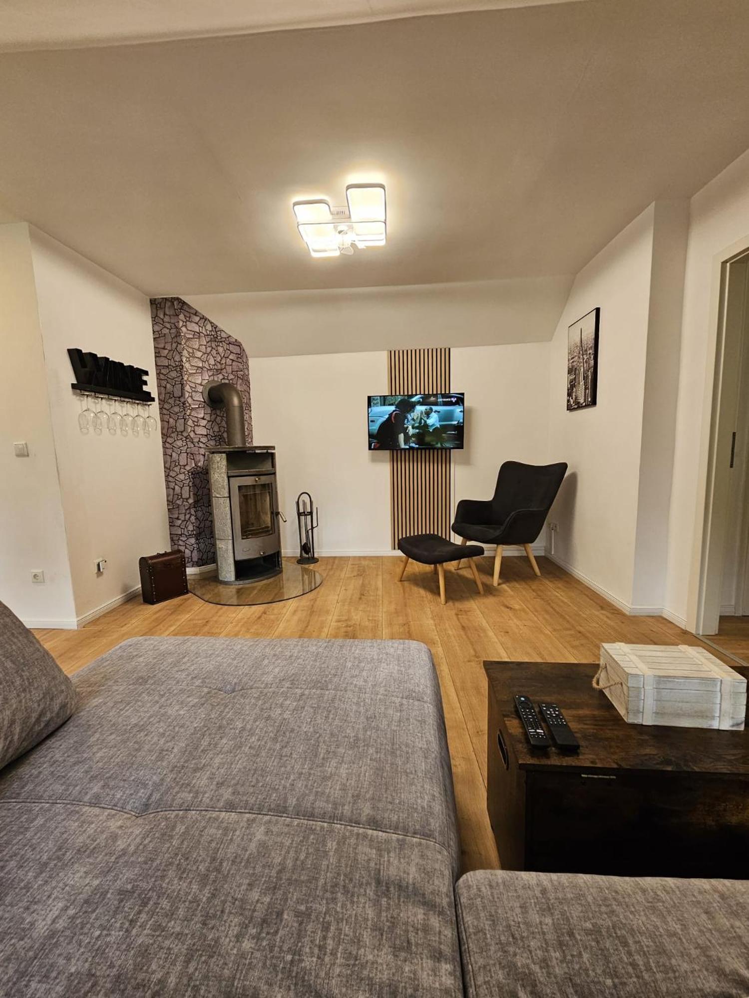 Tautraum Suite Mit Whirlpool Und Gruenem Ausblick Wilhelmshaven Bagian luar foto